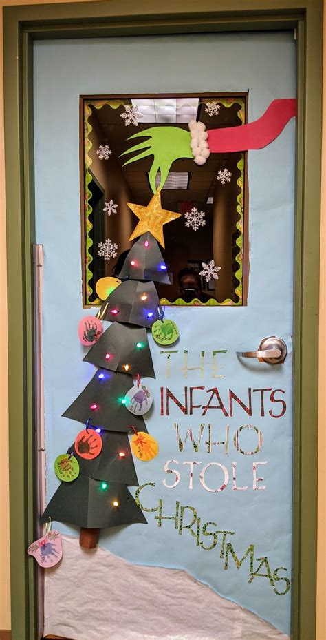 Christmas door decor | Christmas classroom door, Christmas classroom ...