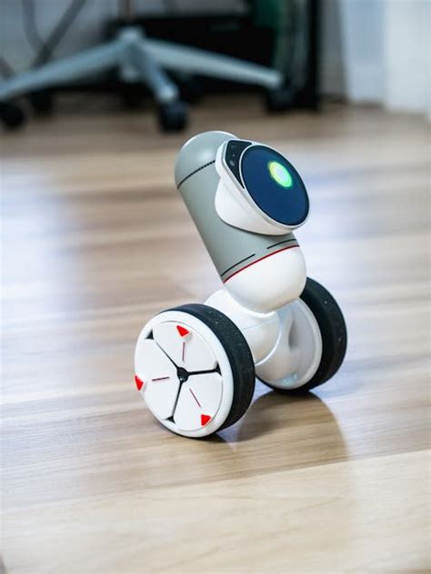 Mini Robot From Old Keyboard 的图像结果