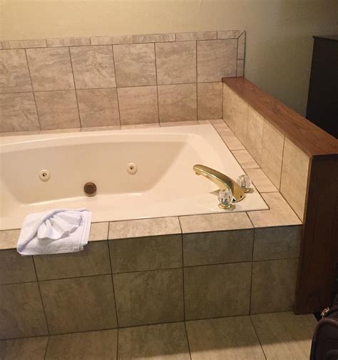 QUALITY INN & SUITES DECORAH - Prices & Hotel Reviews (Iowa)