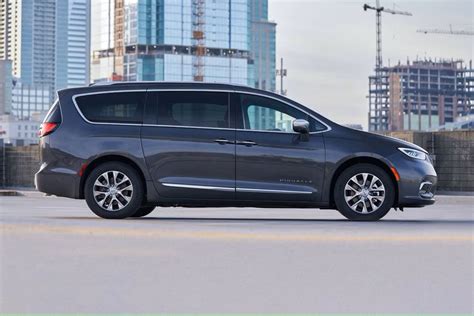 The Best Hybrid Minivans to Look Forward to in 2024 and Beyond - In The Garage with CarParts.com