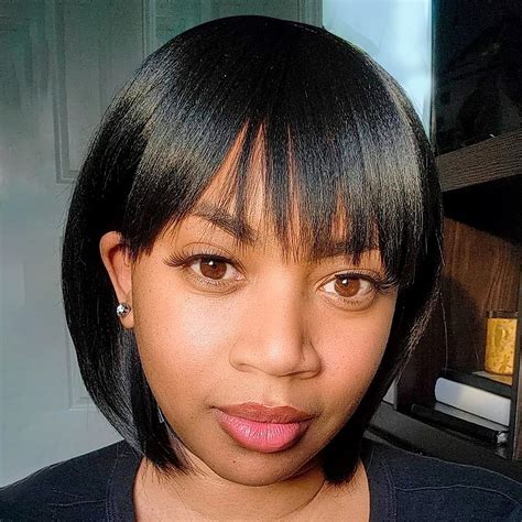 Amazon.com : ToyoTress Short Bob Wigs With Bangs - 10 Inch Blunt Cut ...