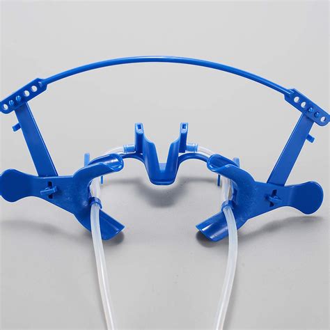 Suction Guard Retractor for Dental Isolation Procedures – Dentalmantraa