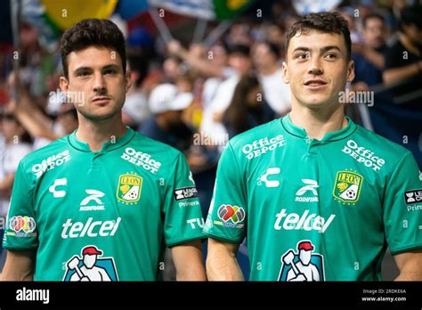 Amy leon hi-res stock photography and images - Alamy