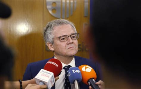 La CNMV, contra los chiringuitos: ojo al fraude por internet y redes ...