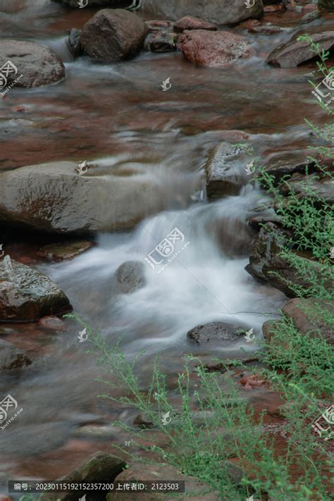 山中流水的小溪高清图片下载-正版图片300378272-摄图网