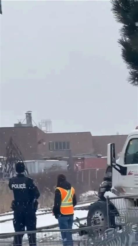 Train hits Truck In Vaughan Ontario - One News Page VIDEO