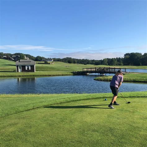 The Definitive Guide to Public Golf Courses in Rhode Island in 2025