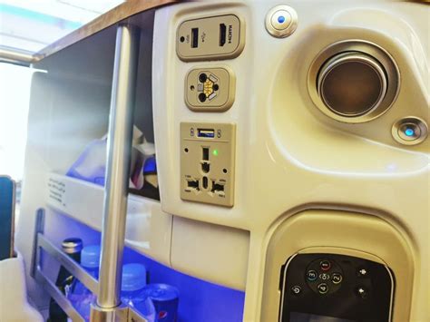 Fly Emirates Business Class 的图像结果