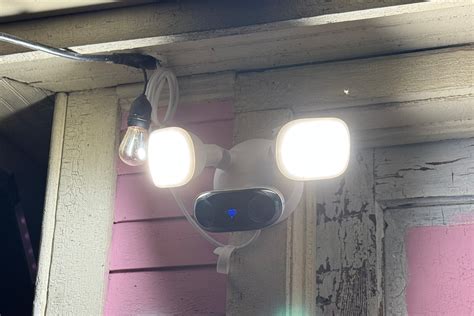 Reolink Elite Floodlight WiFi Review: A Top-Tier Light and Security Camera