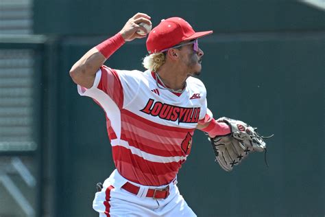 Louisville Baseball Score