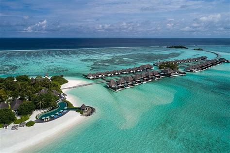 FOUR SEASONS RESORT MALDIVES AT KUDA HURAA (Huraa Island) - Resort ...