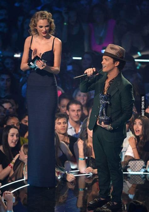 Taylor Swift height: how tall is Taylor Swift and 10 photos
