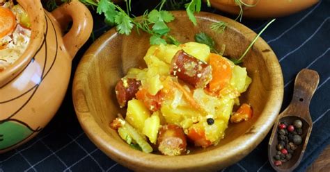 Охотничьи колбаски с картофелем в горшочках по-домашнему рецепт с фото ...