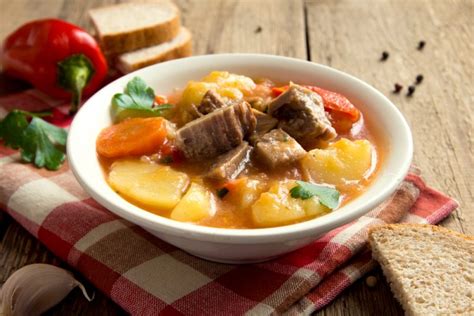 Как приготовить суп с мясом: рецепты от Шефмаркет