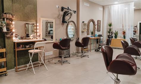 Top 10 Salon Franchises in India You Should Consider in 2024