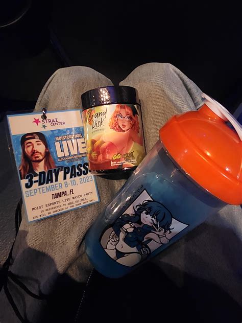 Brand Risk at moistcr1tikals Live event : r/PaymoneyWubby