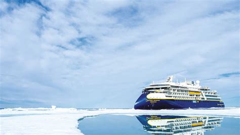 Luxury Arctic Cruises: Explore the Arctic Circle in Comfort | Lindblad ...