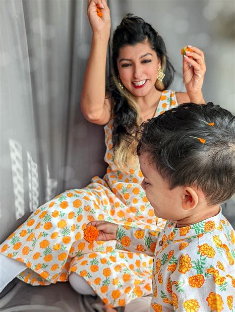 Cotton Malmal Women's Kurta | Marigold – Tura Turi