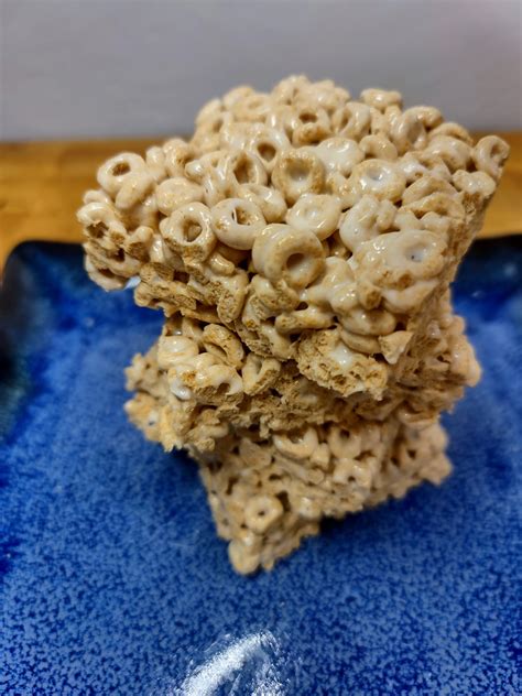 Honey Nut Cheerio Marshmallow Treats | Party Planning