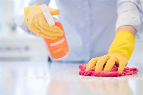 How to Clean White Quartz Countertops with These Life Saving Tips - RSK ...
