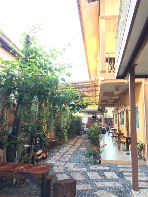 BAAN BUSSARA (Ayutthaya) - Inn Reviews, Photos, Rate Comparison ...