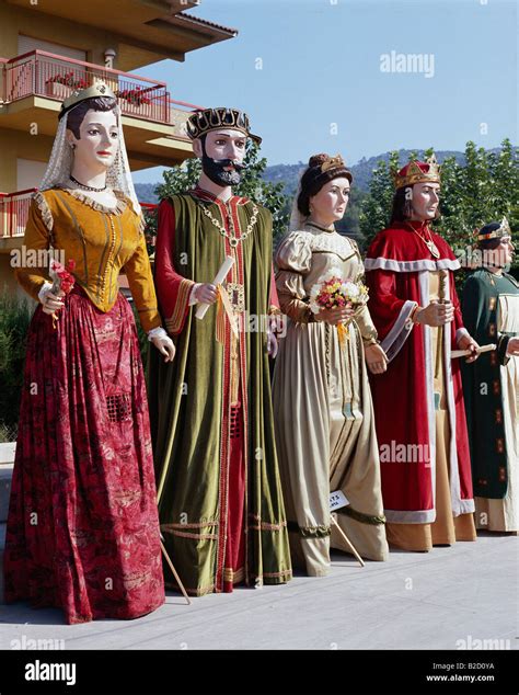 Models of Giants in Local Costumes Spain, Catalunya Stock Photo - Alamy