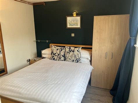 THE PRIORY TEAROOMS WITH ROOMS (Burford, England) - 2026 B&B Reviews ...