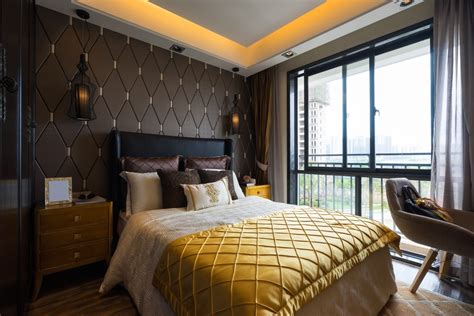 Decorate Your Bedroom Walls with Lavish Wallpaper Designs