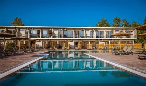 BLUE WATER RESORT (Kastrosykia) - Hotel Reviews, Photos, Rate ...