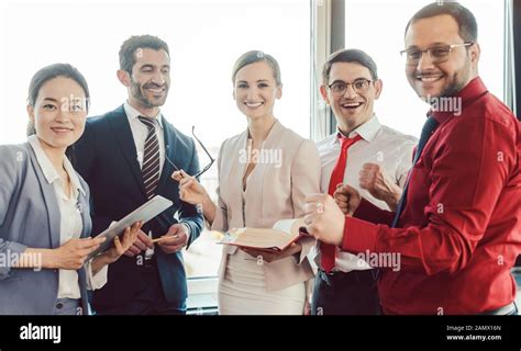 Happy Small Business Person 的图像结果