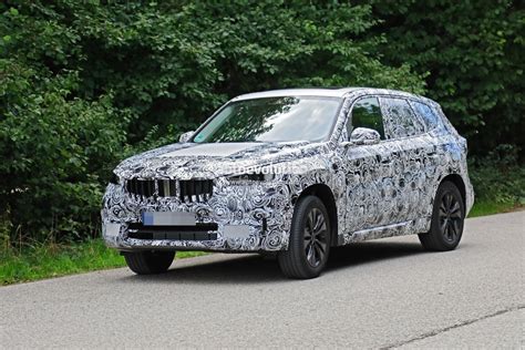 2022 BMW X1 Proudly Flaunts Giant Kidney Grille - autoevolution