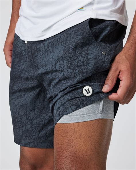Kore Short | Men's Charcoal Scribble Athletic Shorts | Vuori