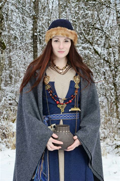 '' Úlfa Snjórdóttir '' Viking woman Viking Garb, Viking Dress, Viking ...