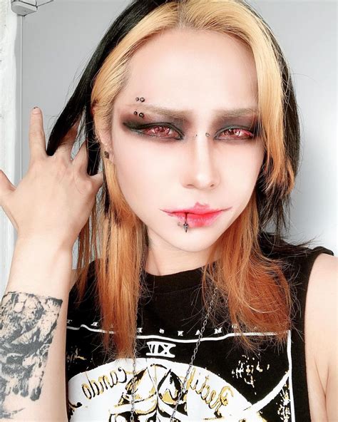 Image result for Razor Candi Makeup Tutorial