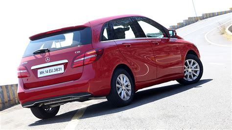 Mercedesbenz-bclass-2015-B200 CDI Sport Comparo Car Photos - Overdrive