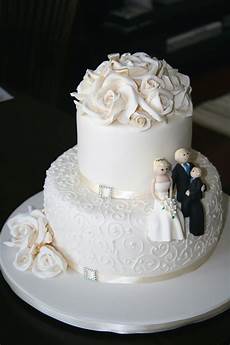 Two Tier Wedding Cake Ideas by 25 Small Wedding Cakes For The Special Occassion Two Tier Wedding Cake Ideas