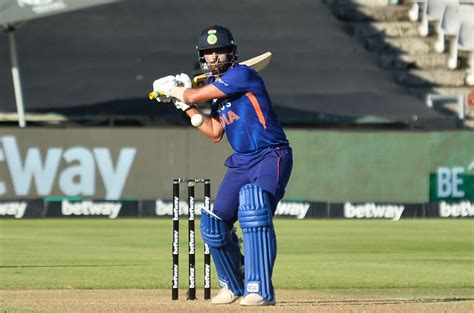 3 Hits and 2 Flops as South Africa wins the 3rd ODI by 4 runs against ...