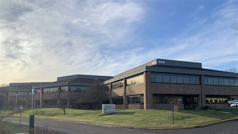 Business Center Drive 800, 800 Business Center Dr | JLL Properties - US
