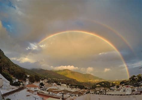 La sombra del arco iris en la Costa del Sol