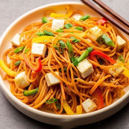 Paneer Chowmein🟩( DILLI CAFÉ ) – CROWN FOOD