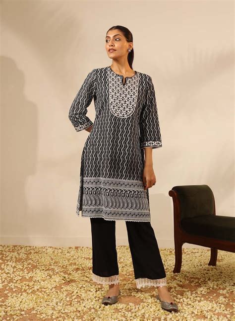 Black Long Chanderi Kurta Set with Mirrorwork – Lakshita