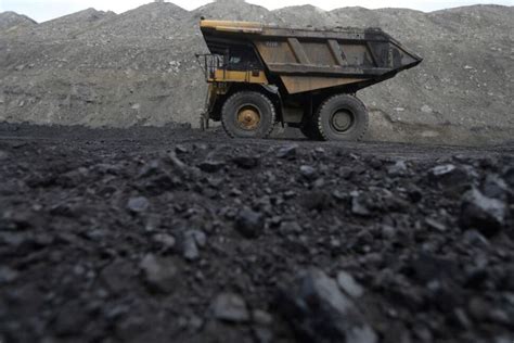 US Postpones Wyoming Coal Lease Sale After Disappointing Montana Auction