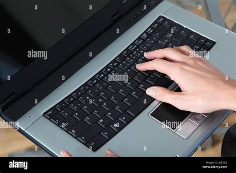 Offiice Hands Computer 的图像结果