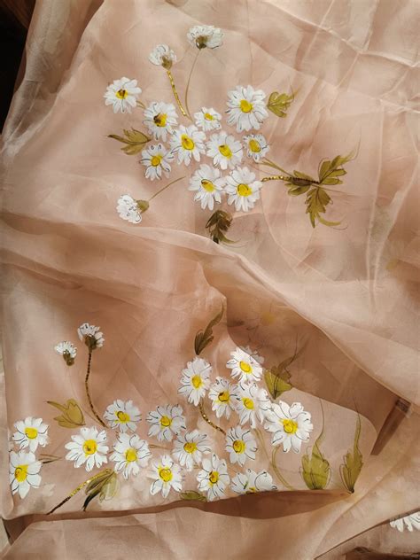Daisies on Dull rose – Picchika