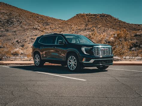 GMC Acadia 2024 crece en todos los sentidos, especialmente en precio. - Autospecs