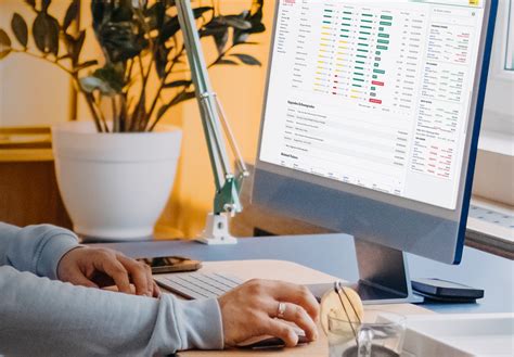 Yahoo Finance Editor's Picks - Yahoo Finance Background