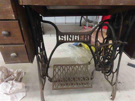 Using a Treadle Singer Sewing Machine 的图像结果