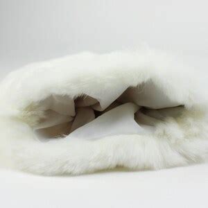 Massage Using Rabbit Fur 的图像结果