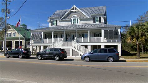 Sullivan's Island leaders dedicate new town hall and police station