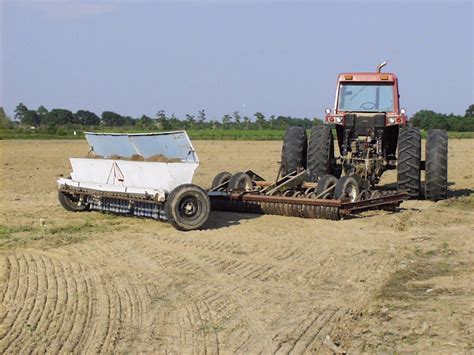 Small No-Till Drill Seeder 的图像结果